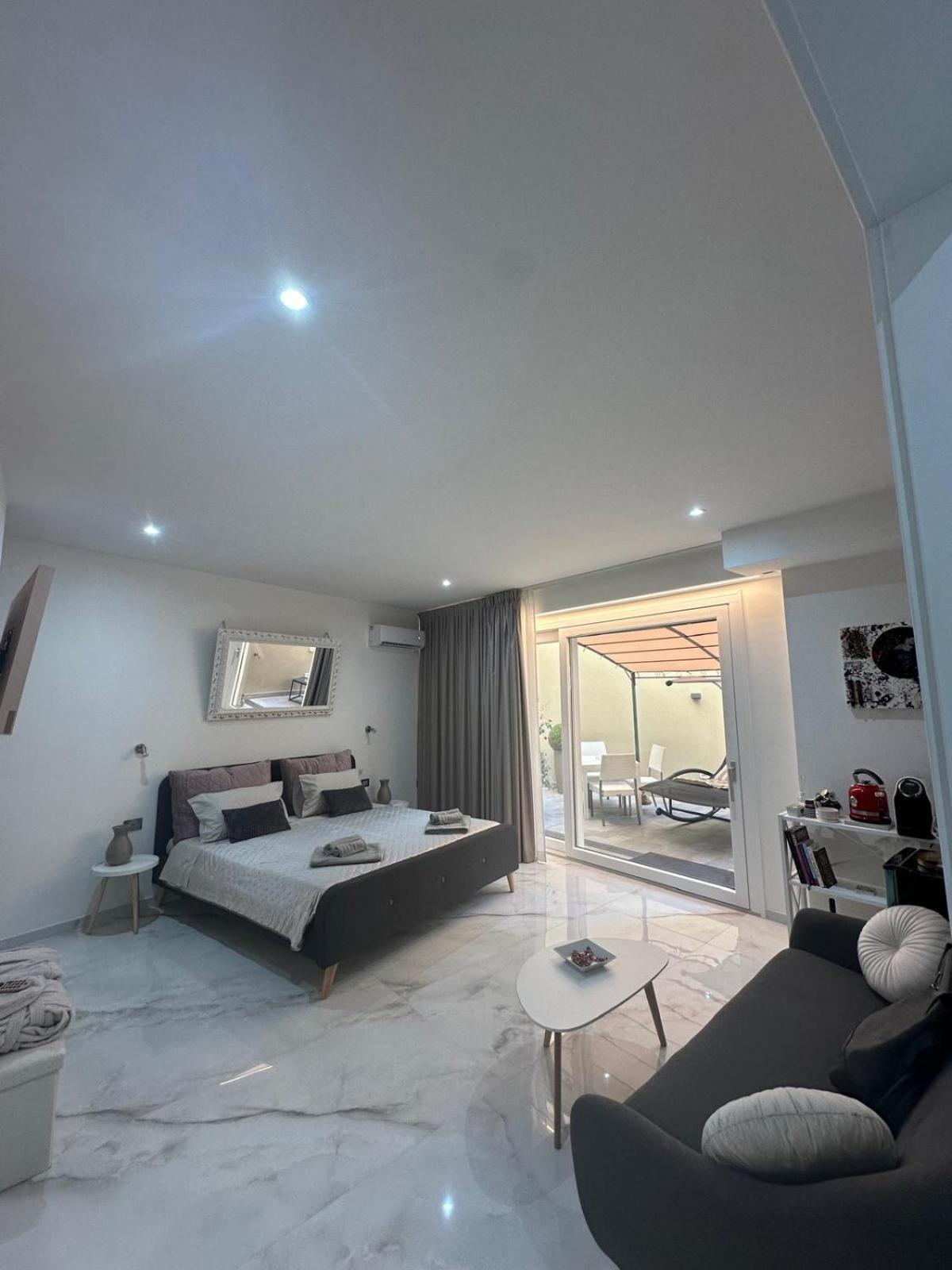 Appartement Monolocale Di Lusso In Centro A 10 Minuti Dal Mare *