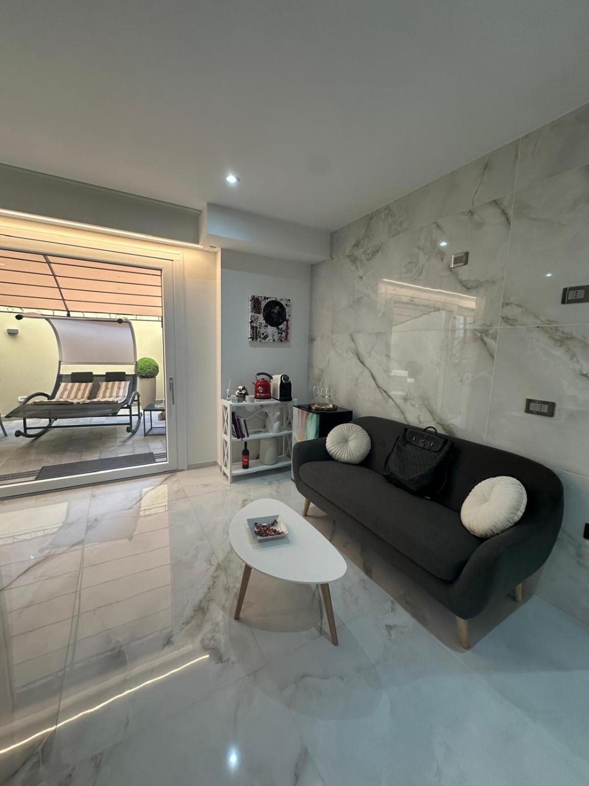 Appartement Monolocale Di Lusso In Centro A 10 Minuti Dal Mare